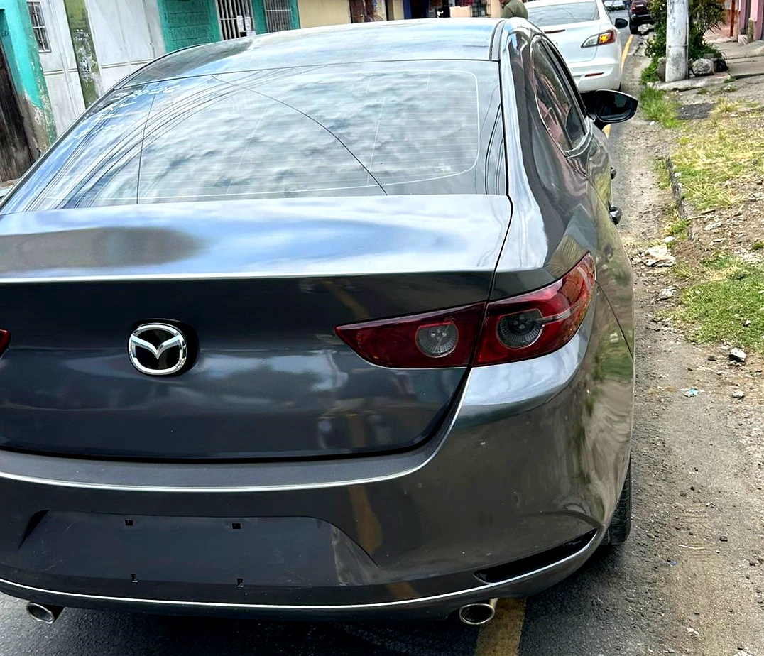 Mazda 3 Select 2019 sedán de 4 puertas en venta en Guatemala